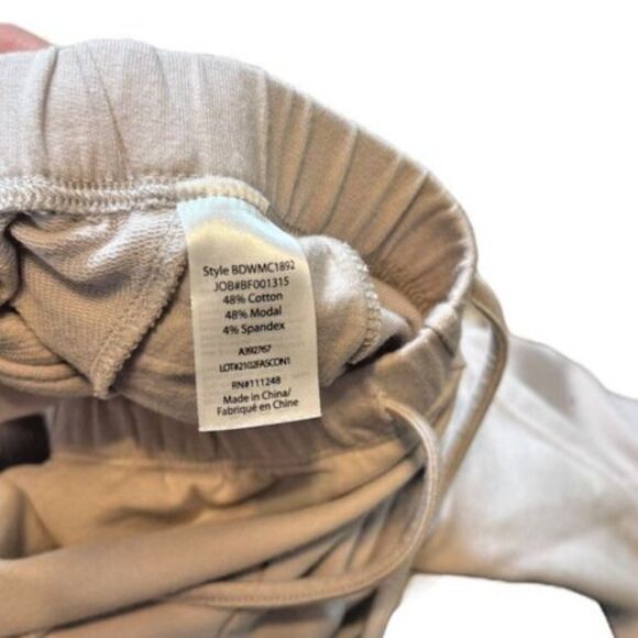 Barefoot Dreams Womens Size Medium Malibu Collection Ankle Pant 24" Inseam - Picture 4 of 8